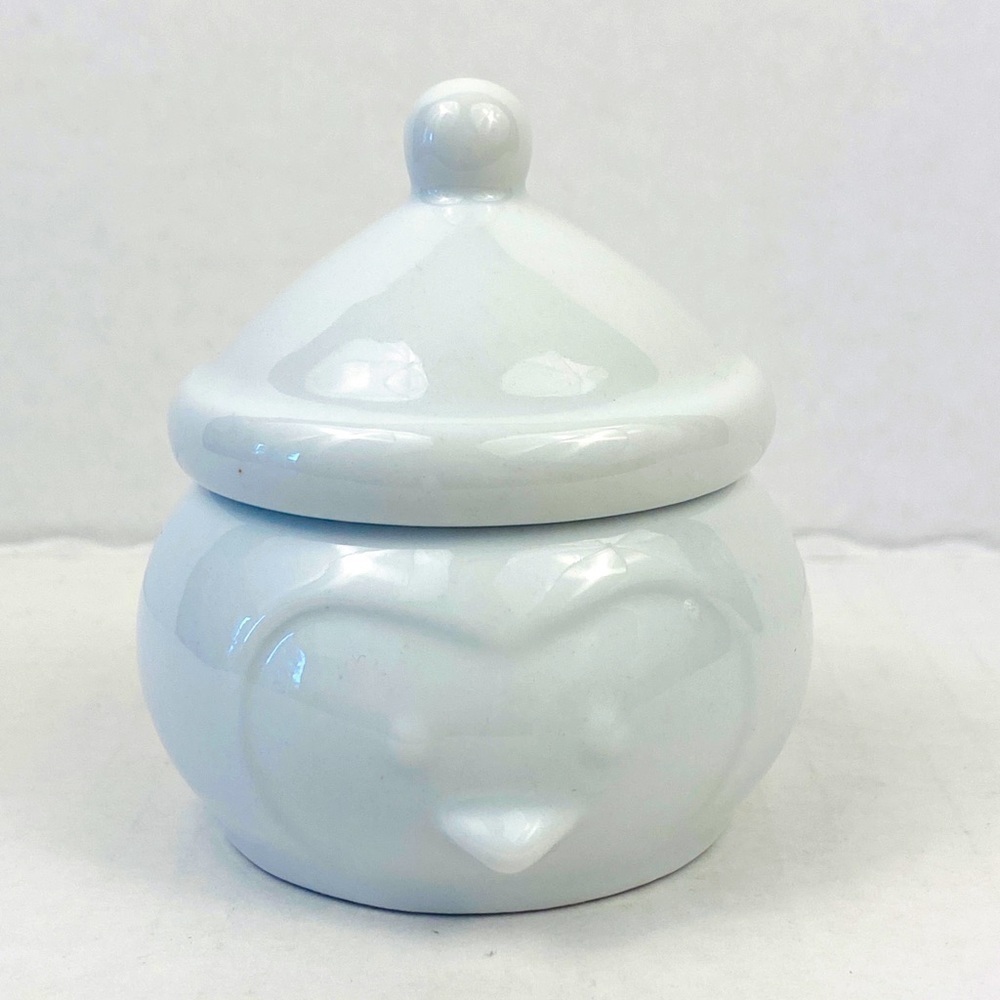 Penguin trinket dish treasures jewelry holder lidded covered pingu